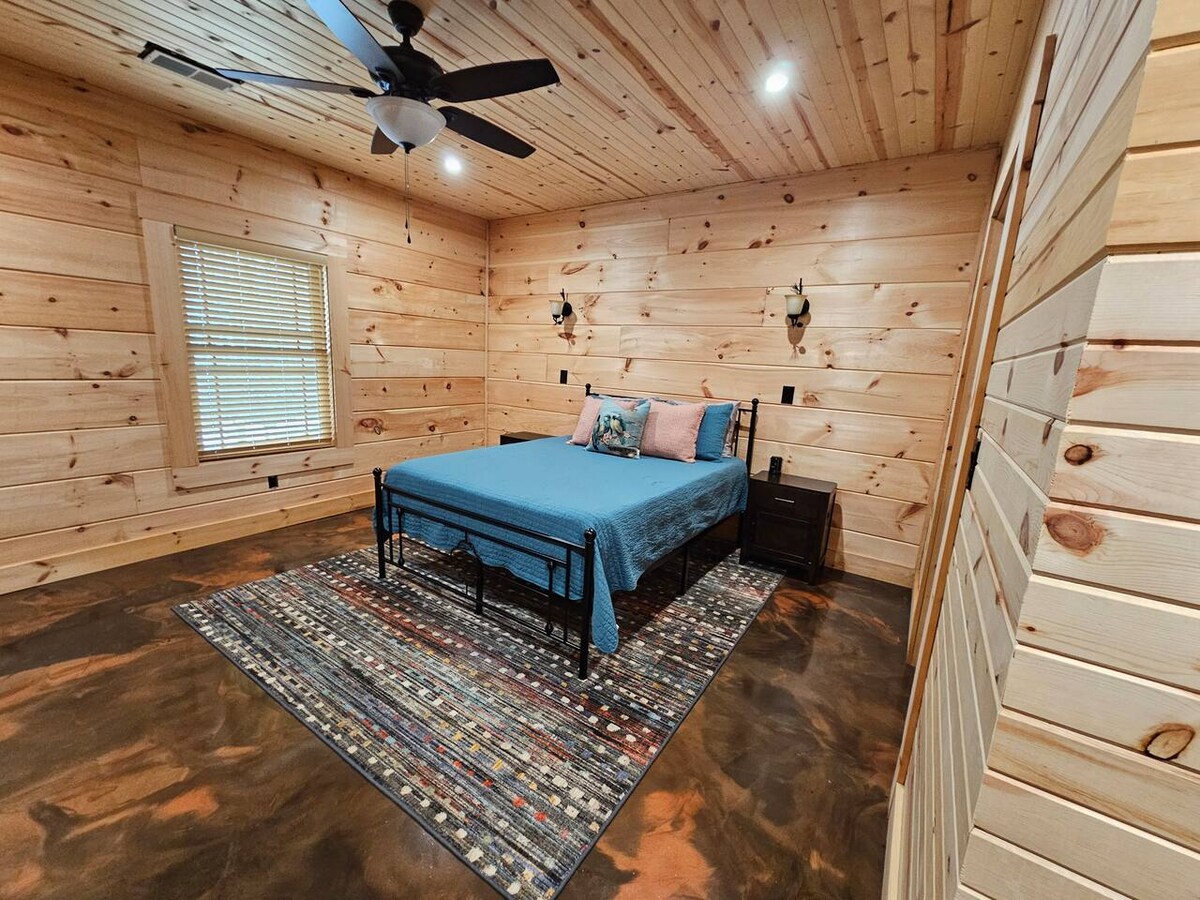 Pine Lodge second bedroom
