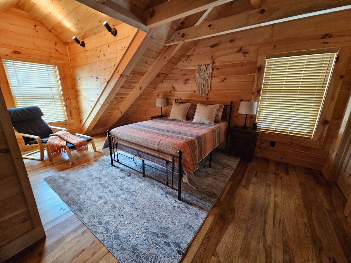 Pine Lodge third bedroom