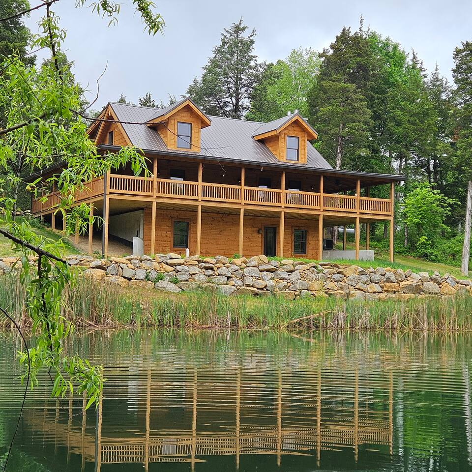 Pine Lodge exterior