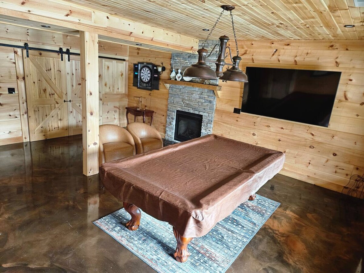 Pine Lodge game room