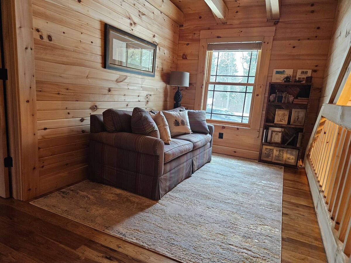Pine Lodge upstairs loft