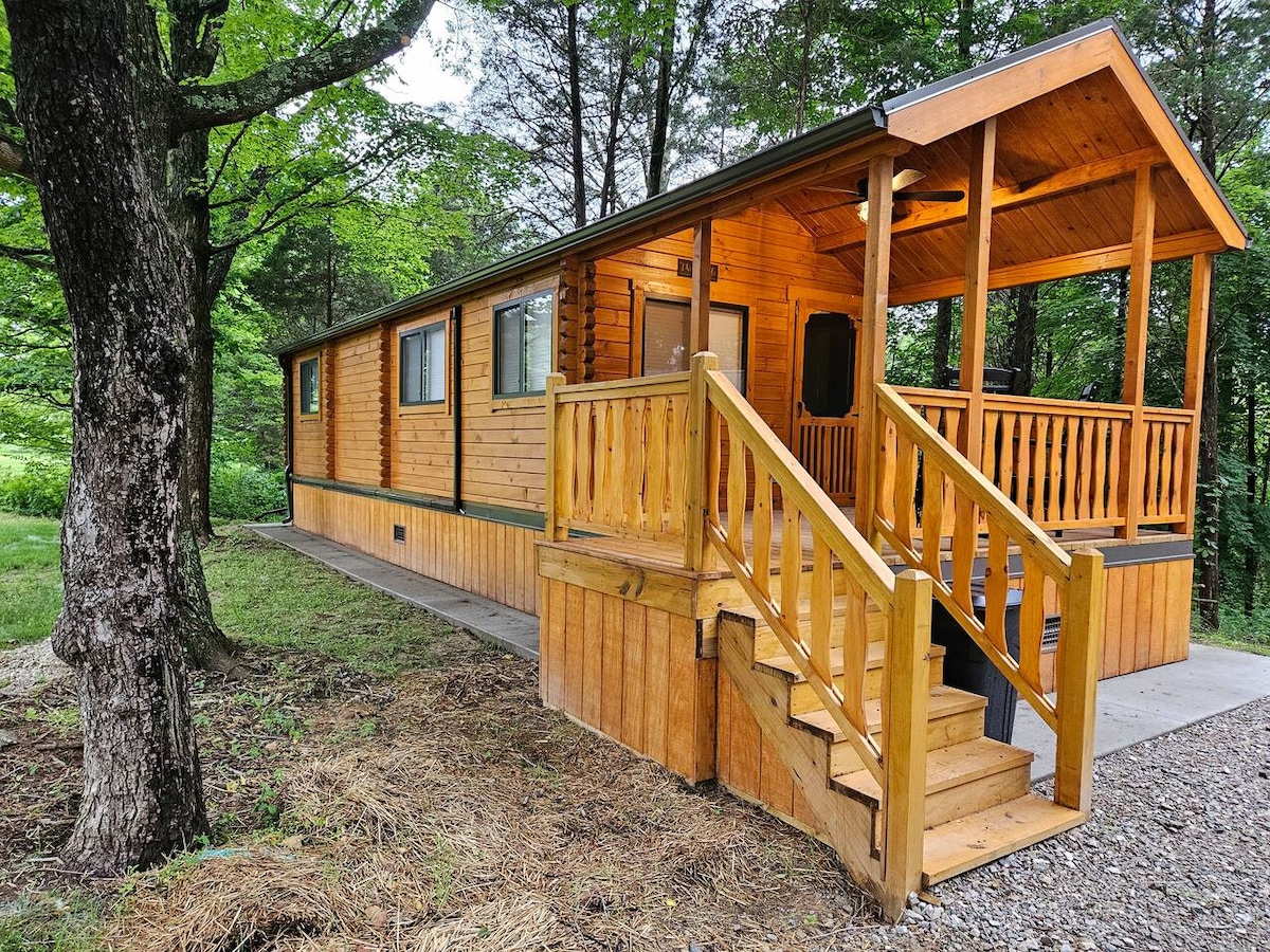 Maple Cozy Cabin exterior