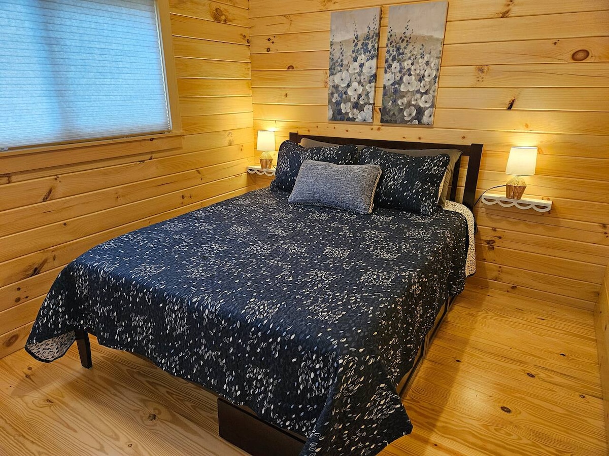 Sassafras Woodland Cabin photo 4