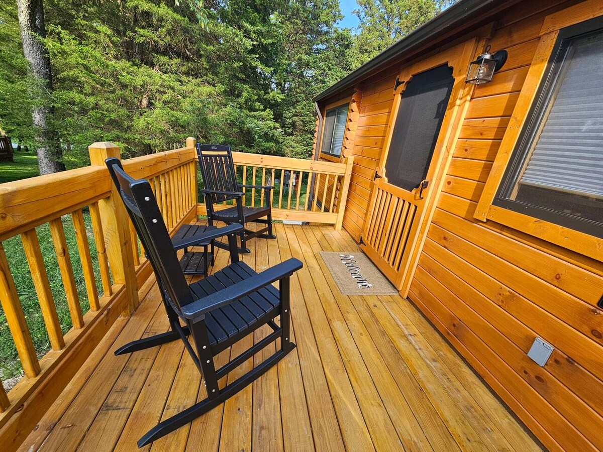 Walnut Woodland Cabin photo 5